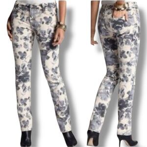 Chico's So Slimming Size 0.5 (US 6) Floral Print 5 Pocket Slim Jeans